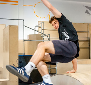 Edward faisant un passement chez Obstak